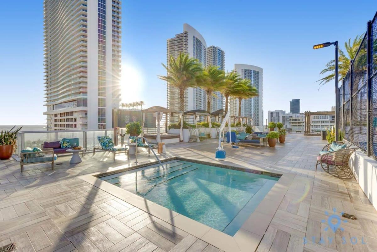 Apartamento Luxury With Stunning View, Balcony, Amazing Pools Hollywood Exterior foto