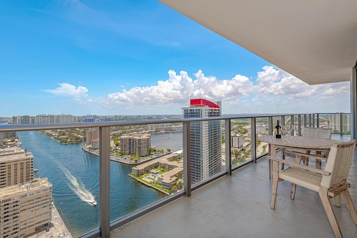 Apartamento Luxury With Stunning View, Balcony, Amazing Pools Hollywood Exterior foto