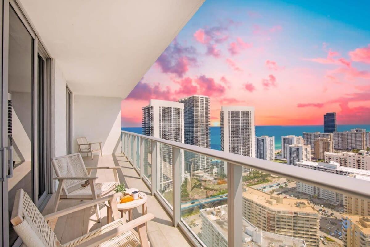Apartamento Luxury With Stunning View, Balcony, Amazing Pools Hollywood Exterior foto
